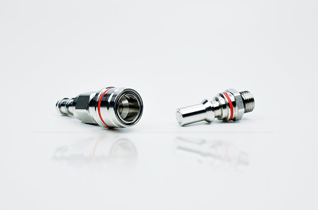 Guchen UQD socket and plug — separated mating components and end-connection reference; model-specific ratings require the matching datasheet.