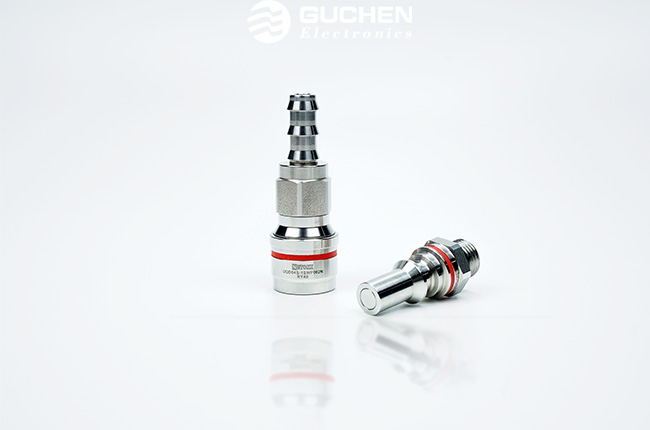 Guchen UQD coupling pair — upright hose-barb socket and threaded plug; manufacturer-branded reference photograph.