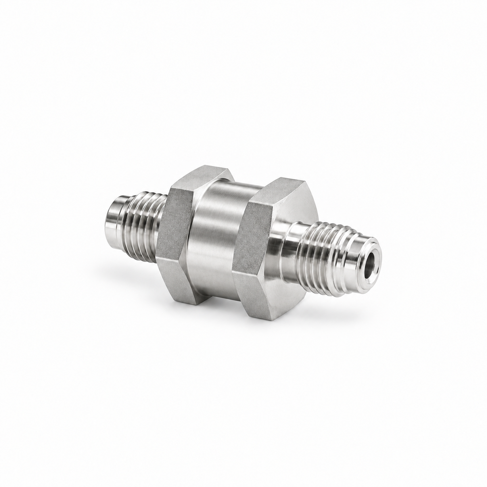 FITOK FW welded inline-filter catalog example — compact body and male threaded ends; distinct from the FI and FT constructions.
